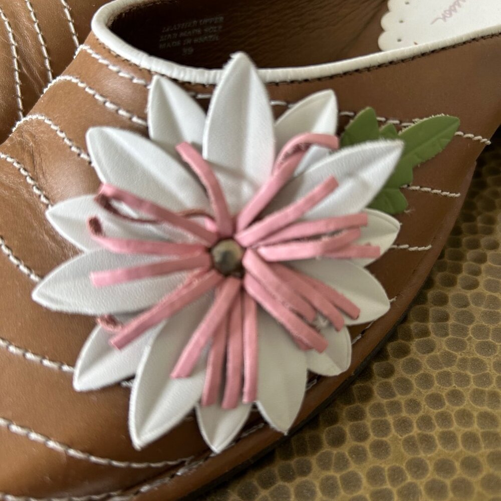 Hanna Andersson Brown Leather Mules/Clogs with Floral Accent EU 39 - Picture 7 of 10